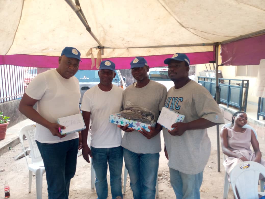 Oshola likeminds President Tunde oyelola commends Sanwo-Olu on various projects commissioned - Senator Adeola Yayi remains a Grassroots Democrats-President likeminds A winners has emerged after a 3 days Ludo competition organized by Oshola likeminds Club as part of event line up to mark Easter celebration in oshola street phase 3, in ifako ijaiye, Lagos Nigeria, the maiden edition winner is Mr Isaac Ameenu, while Sunday Adeyemi is the first runner up and Mr Folaran the second runner up, they all went home with various prices About 18 participants took part in the competition, Earlier in his welcome address, the President of Oshola Like-minds Club, Mr Tunde Oyelola welcome all to the maiden edition of the Easter Ludo competition for members of the club, the president charged all participants to be there Brother’s keeper as the competition is just one of the ways to say there is unity in oshola likeminds, he also emphasized that all work without play make jack a dull boy remarked that the aims of the competition is to bring more light into the club that will foster unity among members, he said such competition will continue in the nearest future. Mr Oyelola said the next event will be bigger than this because non-members will be allow to take part in the subsequent competition Meanwhile the President of the club, Mr Tunde oyelola also used the occasion to commend the Lagos state Governor Babajide Sanwo Olu for his tireless effort in bringing dividend of democracy to the door step of Lagosian, he said the recent commissioning of the Agege overhead bridge and so many loudable infrastructural project attest to the fact that, lagosians will benefits more from Gov. Sanwo-olu government, confirming more good projects still coming Mr President also commends on Senator Solomon Olamilekan Yayi for all his loudable work and project across his constituency, he said Yayi has created a niche for himself and wherever he decides come 2023, he will surely get full supports from him and his members Oshola likeminds club is a nongovernmental organization with people of likes mind in Oshola street, ifako ijaiye as members and the sole aim of the club is to continually contribute positively to the survival of the community and also contribution towards the survival of the nascent democracy in lagos and Nigeria at Large