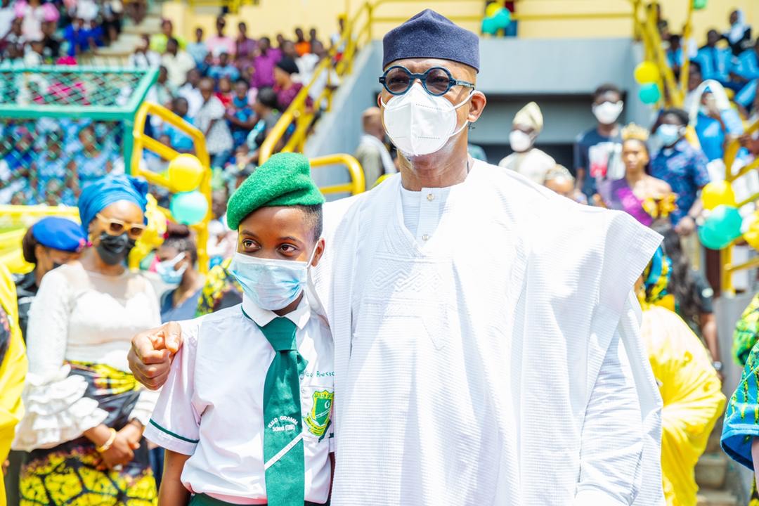 2021 Children's Day: Abiodun gifts scholarship to SSS 2 student