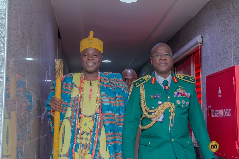 NIGERIAN ARMY CHIEF, FARUK YAHAYA HOSTS OLOWU KUTA