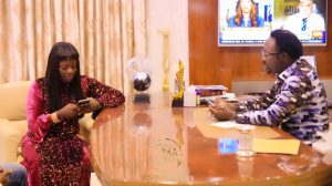 PAPA JOSHUA IGINLA GIFTS Singer YINKA ALASEYORI AN EXOTIC CAR.