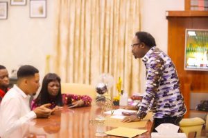 PAPA JOSHUA IGINLA GIFTS Singer YINKA ALASEYORI AN EXOTIC CAR.