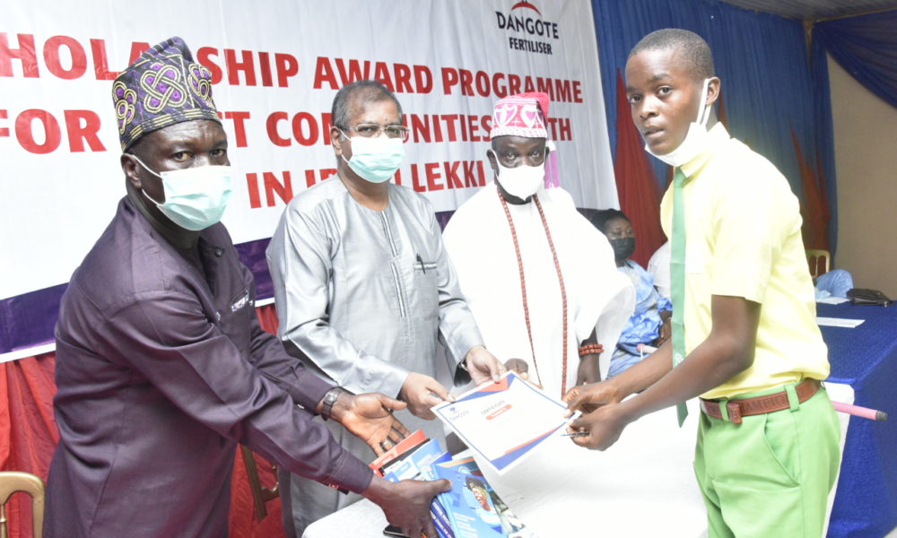 Dangote Refinery Awards Scholarship to Students in Host Communities