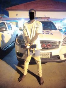 Traffic Robbery: Police Arrest Two - Recover Samsung Galaxy S8 and iPhone 12