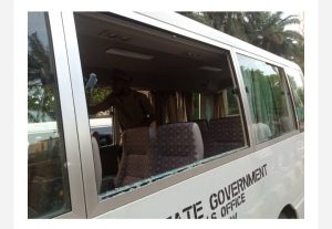 Press crew injured as Thugs Attacked Tinubu's Convoy