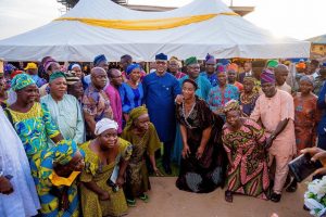 5,000 Adebutu, Kashamu loyalists decamp to APC