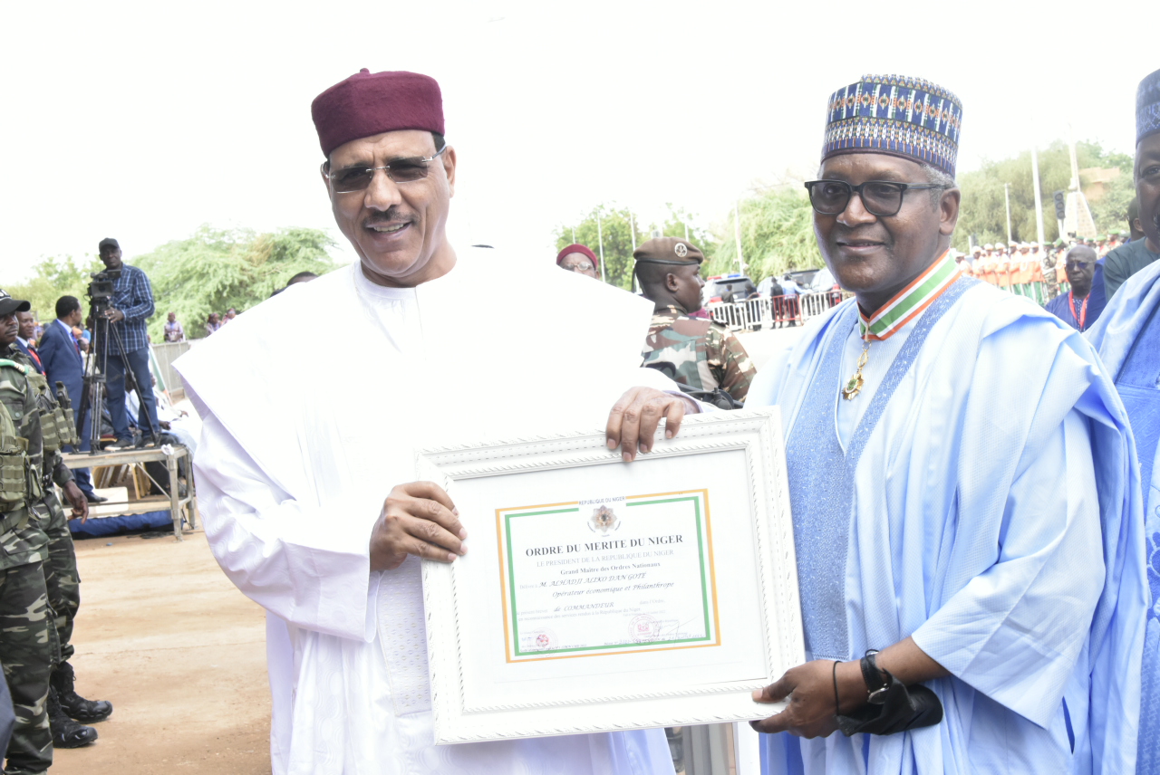 Dangote bags Nigerien national Honour over his Foundation’s Health Intervention