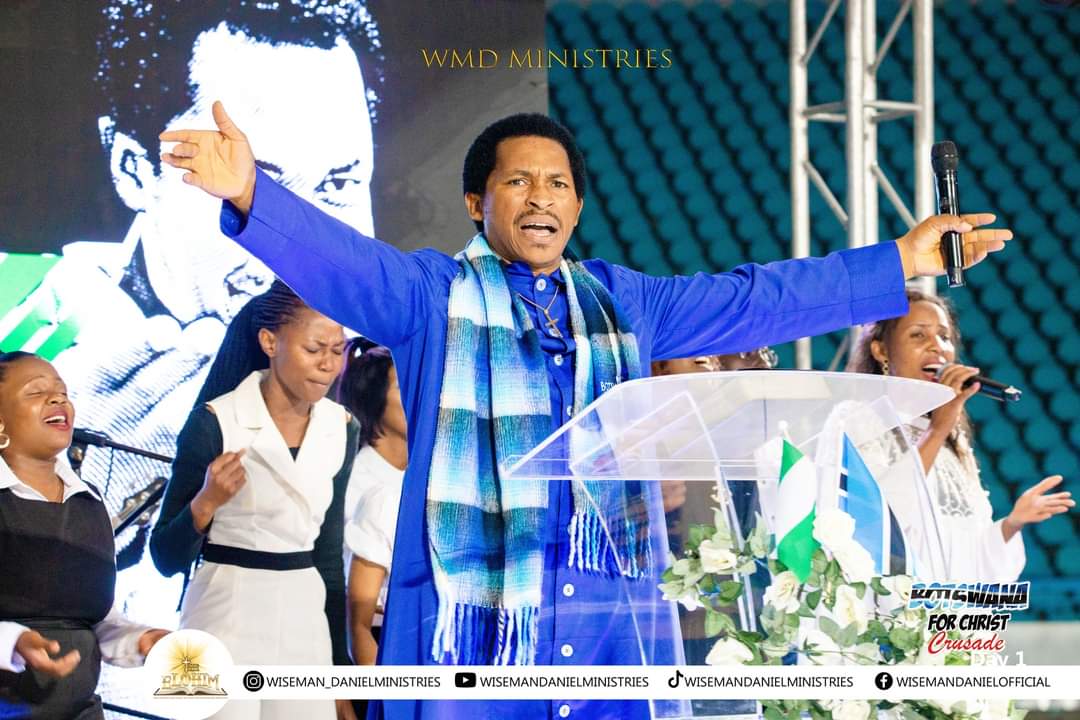 Wiseman Daniel Receives Presidential Reception As He Storm Zambia For Crusade (Video)