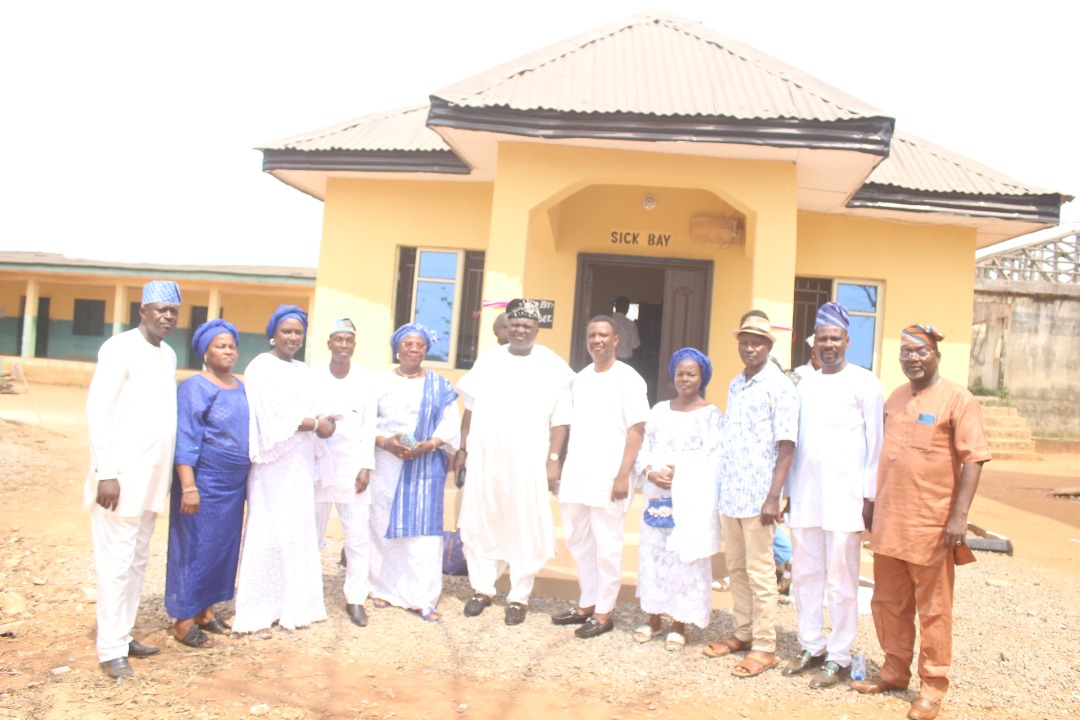 Ogbogbo Old Students Association Donates Health Bay To Alma Mater
