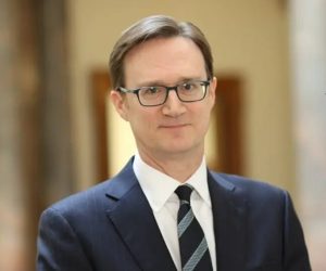 UK Reveals Why They Banned Dependants' Visa For Nigerian Students