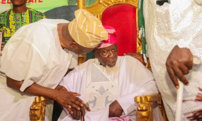 Primate Ayodele Donates N500,000 To Veteran Nollywood Actor, Charles Olumo, Places Him On Life Salary