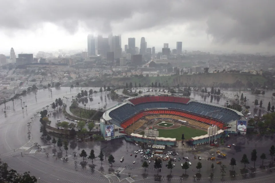 No, Dodger Stadium didn't flood. That's just a reflection