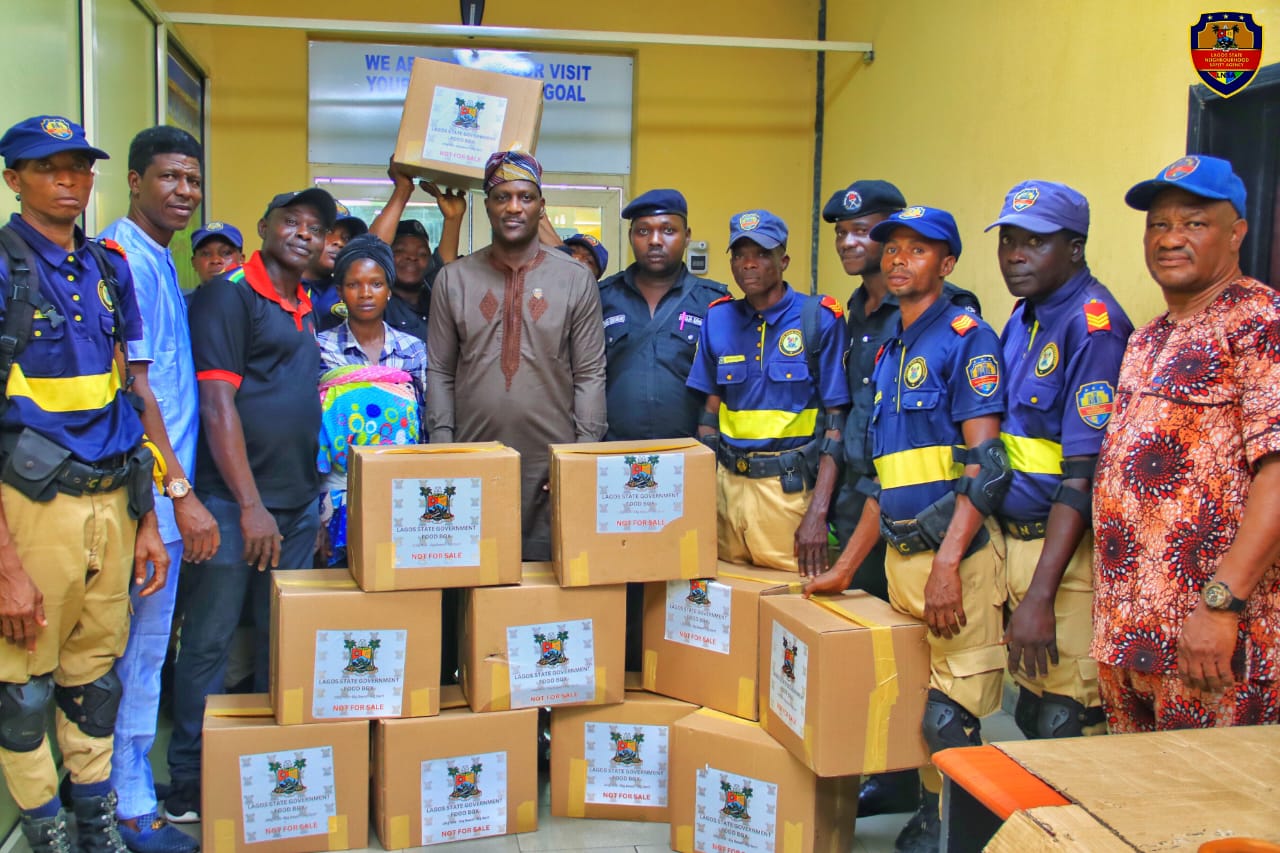 Sanwo-Olu Gifts Palliatives To Lagos Safety Officers Amidst Excitement
