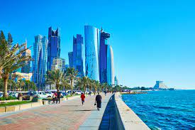 Many people are looking to live and work in Qatar, but there are some things that you should know before you take the plunge and move abroad. I've lived here in Qatar for almost two years now, and this article will give you an honest look at what it's like to live in Qatar. Things that you should think about before moving to this country. Let's look at the pros and cons of moving to Qatar.