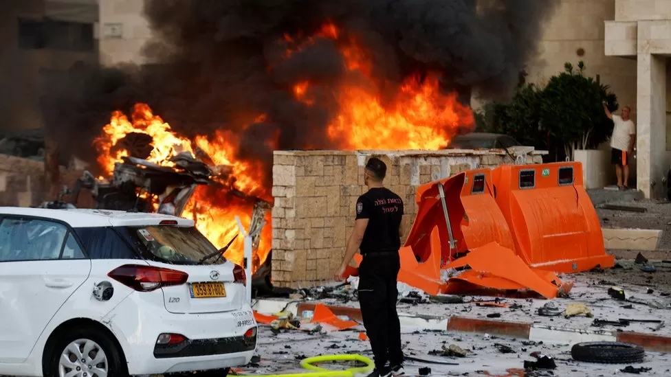 How did Israeli intelligence fail to stop the major attack from Gaza?