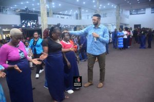 Grace Nation: Consistency in Prayers Pull down Veils and Turns Situation Around - Dr. Chris okafor