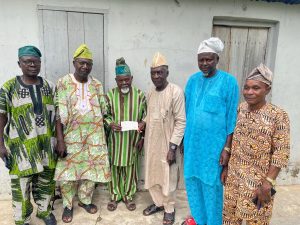 OYO Descendants Union, UK branch donates 1m naira to OYO metro development association for electricity project.
Ifeoma Ikem