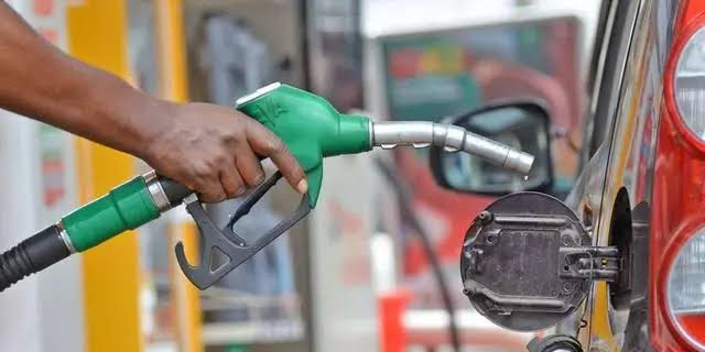 FG Vows Action As Independent Marketers Sell Fuel At N1,000/lit