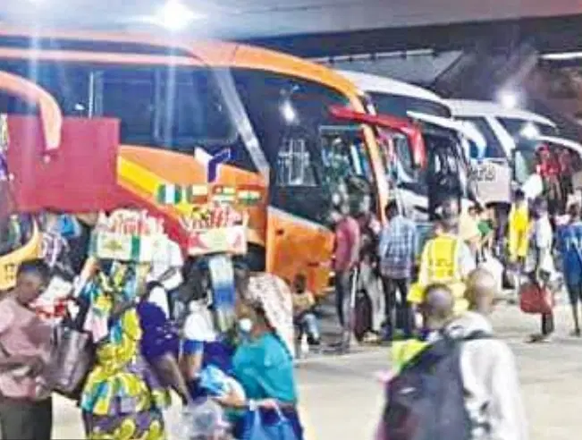 Nigerians patronise ‘night buses’ despite dangers