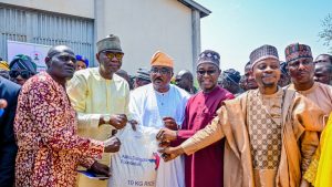 Dangote donates 25,000 bags of rice to Kwara residents