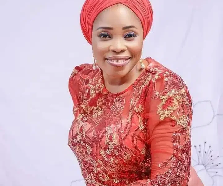 Tope Alabi’s Revelation on Early Career Sparks Online Debate
