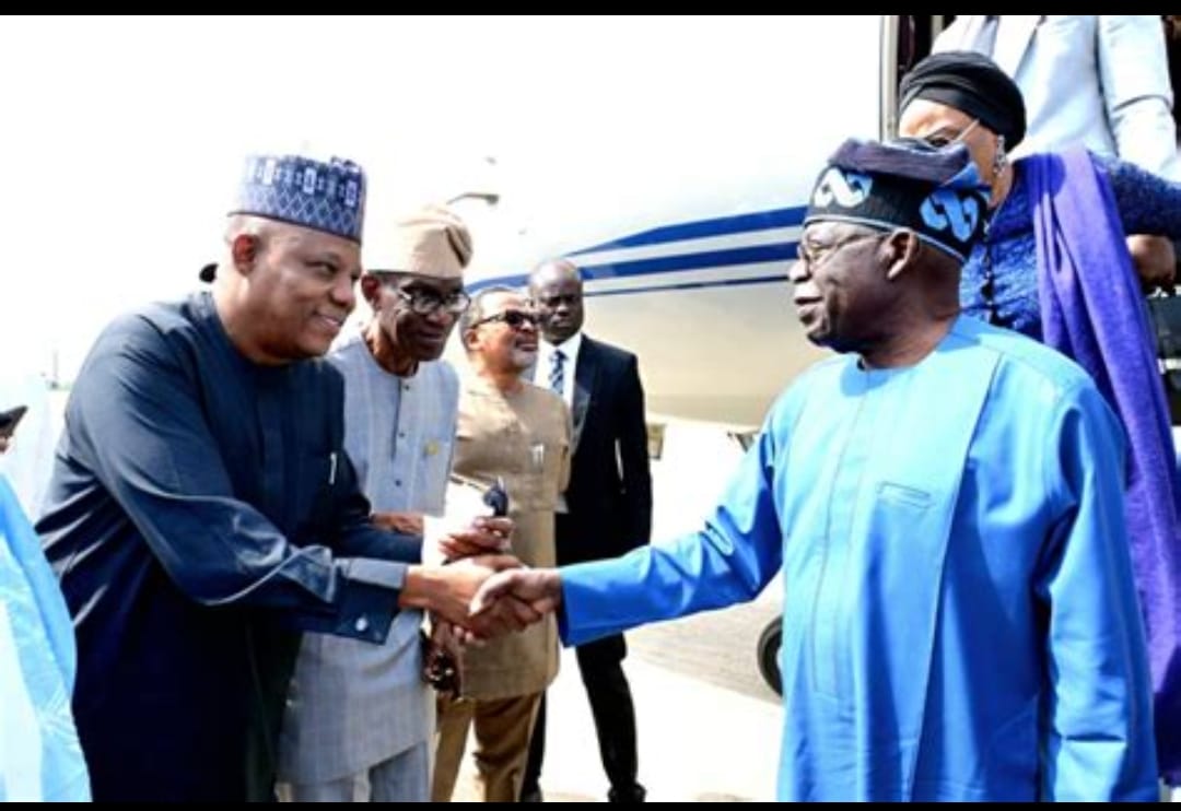 THE RETURN OF NIGERIA'S ABSENTEE PRESIDENT FROM FRANCE TO ORCHESTRATE THE DECAMPING OF 5 PDP GOVERNORS TO APC IN FURTHERANCE OF THE ONE-PARTY AGENDA* : A Manifest Threat To Nigeria's Democracy By George Omagbemi Sylvester
