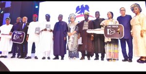Dangote Splashes N11bn in Gifts, Cash on Cement Distributors, Customers at Awards Nite
 