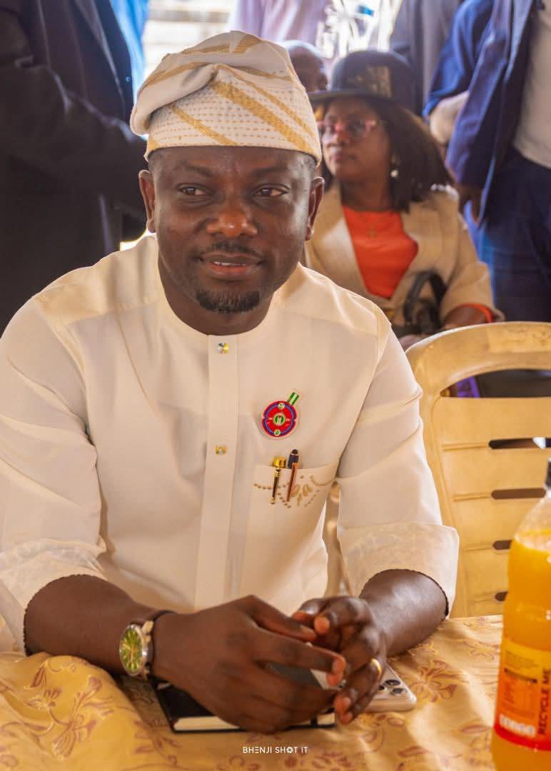 Sen Adeola Yayi's Pointman, Fatai Adesegun Honours Constituents In Ijebu North